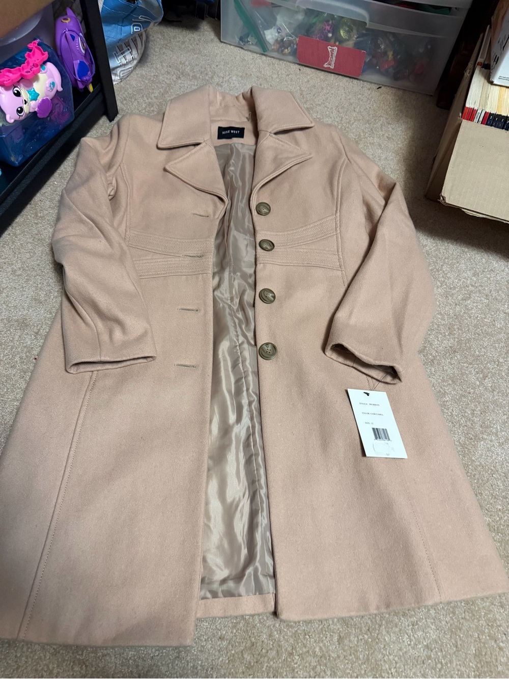 NWT Nine West women's single-breasted mid-length walker coat. Size 12